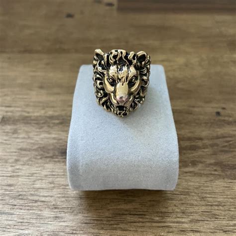 used gucci lion ring.